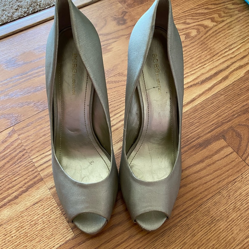 BCBGeneration gold peep toe heels